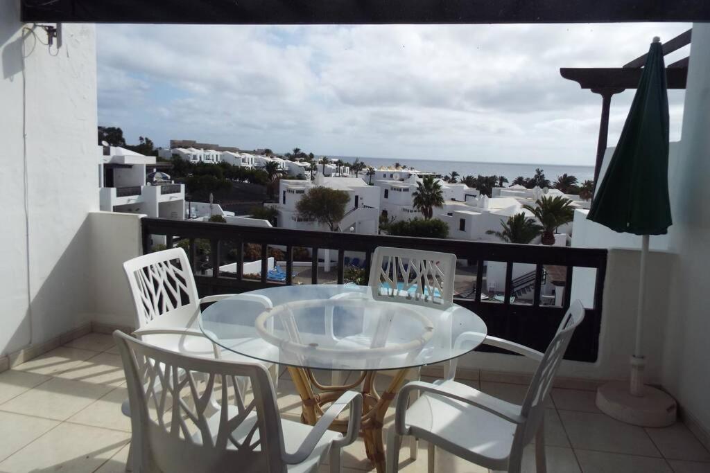 Playa Bastian A47 - ocean view Apartment Costa Teguise Bagian luar foto