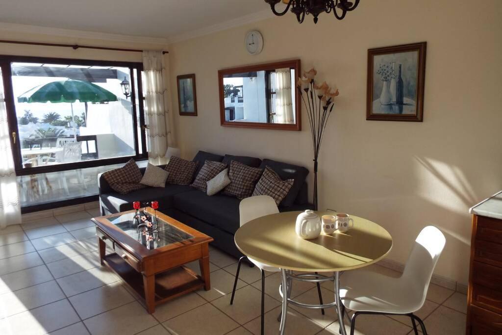 Playa Bastian A47 - ocean view Apartment Costa Teguise Bagian luar foto